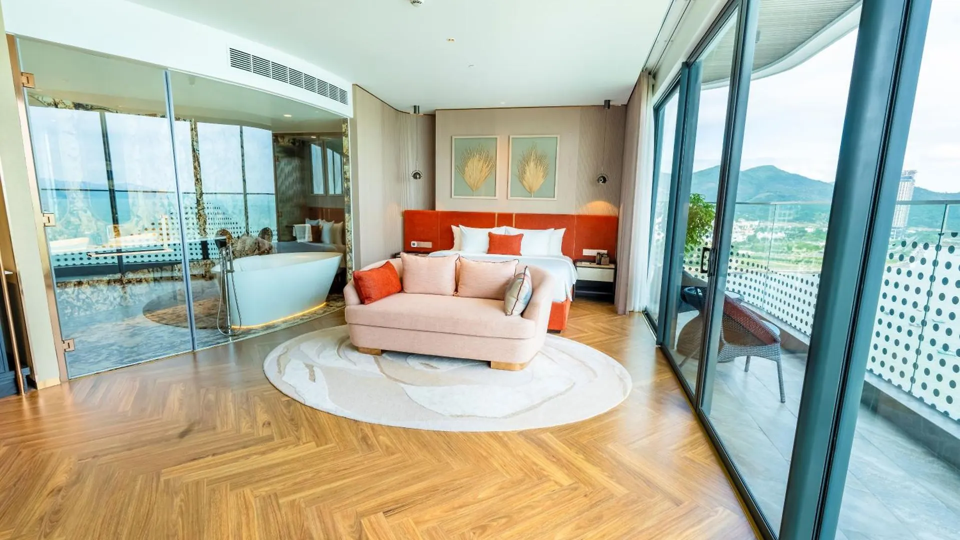 The Morning Glow Boutique Hotel Nha Trang 5*,